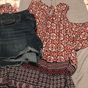 Print top with cut out shoulders